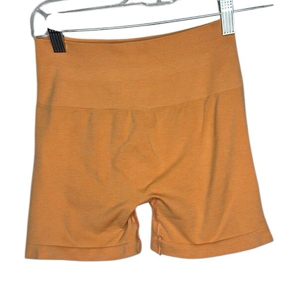 Alphalete Amplify Shorts In Cheeky Coral. Size Small. - Picture 2 of 4